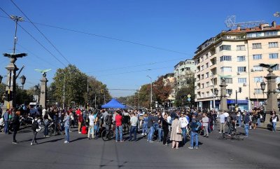 От полицията: 50 души блокират 3 кръстовища в София