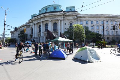 Нищо ново под слънцето: Кръстовището при Университета отново под блокада