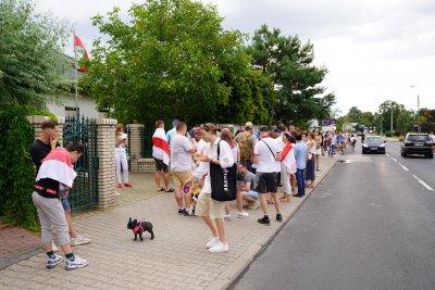 Граждани на Беларус протестират във Варшава