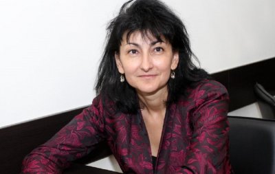 Ваня Добрева пита: Ще има ли нова US база в България?