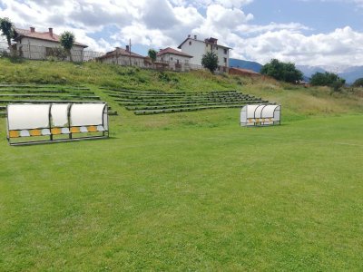 Носител на Купата с ЦСКА преобрази стадиона в Добринище (СНИМКИ)