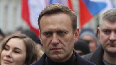 Германски лекари прегледаха Навални, искат го в Берлин