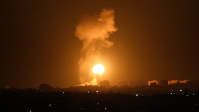 Израелски танкове обстрелваха Хамас в Газа