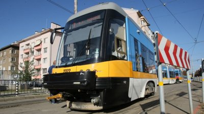 Трамвай е блъснал човек в района на пл. „Македония“