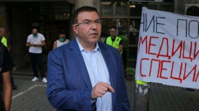 Здравният министър чу исканията на протестиращите медсестри 
