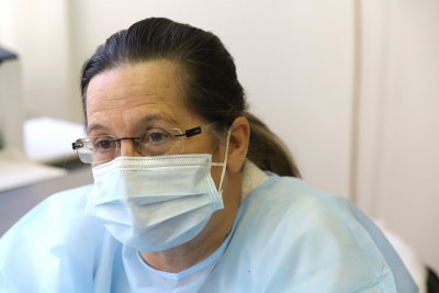 Лекар съветва: Маските да не се носят като лигавник