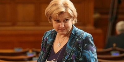 Менда Стоянова брани кампанията за ВНС