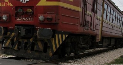 Локомотив блъсна трактор на прелез в община Вълчи дол