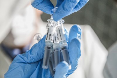 Китай разработва 9 ваксини срещу COVID-19