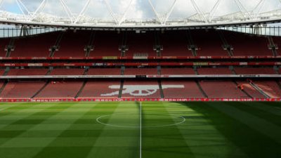 Арсенал пуска фенове на стадиона, но при ограничен капацитет