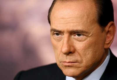 Берлускони: Боря се с адска болест!