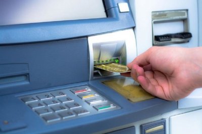 Срам! Пенсионерите в Перник останаха без пари