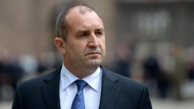 Радев разговаря с шефове от МВР и ДАНС (НА ЖИВО)