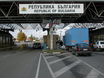 Турски каналджии опитаха да минат границата с племенниците си