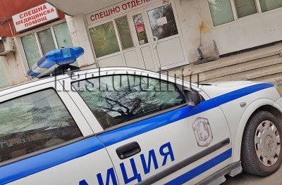 Кмет помете младеж на пешеходна пътека