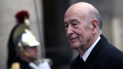Бивш френски президент е в реанимация с белодробна инфекция
