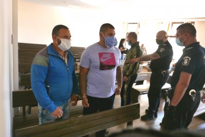 Решетки за ромите-лихвари от Кюстендил (СНИМКИ)