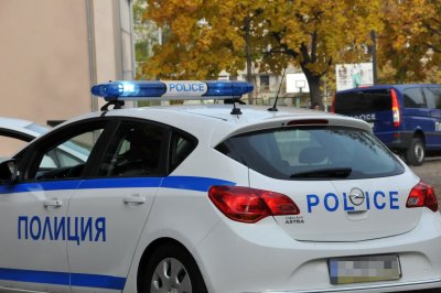 Келеш потроши 2 коли за плячка от 10 лева
