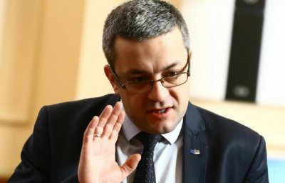 Тома Биков размаха пръст: Оставката крие рискове, оставаме на власт