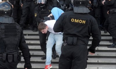 250 арестувани на протест в Минск