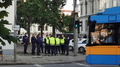 Тролей блъсна жена в София