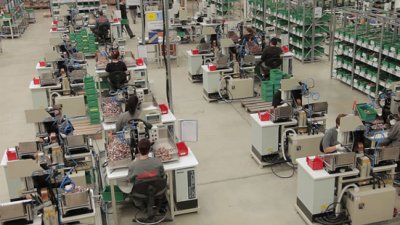 Работодателите плащат с 9,9% повече на час труд