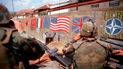 ТАСС: Колона от военни се отправя към Косово