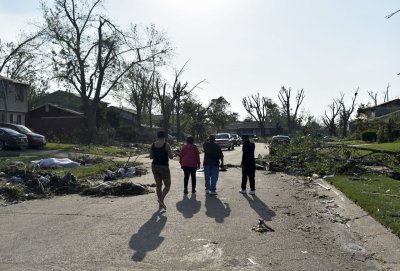 Жертви след безмилостни торнада в САЩ 
