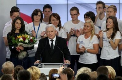 "Право и справедливост" печели евровота в Полша