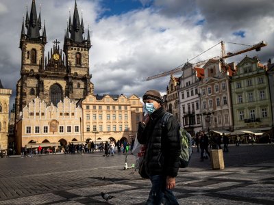 Над 2900 нови заразени с коронавируса в Чехия за денонощие