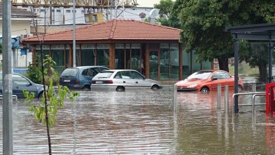 Силният порой наводни Благоевград (СНИМКИ)