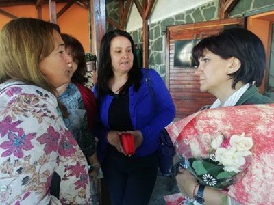 Цвета Караянчева на обиколка в кърджалийски села