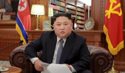 Ким Чен Ун стиска палци на Тръмп 