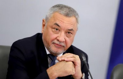 Екшън в парламента: Депутатка обвини Валери Симеонов в сексизъм