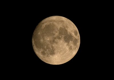 Американци и британци изследват Луната