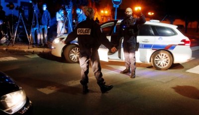 Вижте как полицията разстрелва касапина-ислямист край Париж (18+)