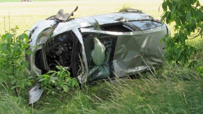 Автомобил се обърна по таван, шофьорът - в тежко състояние