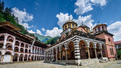 Измамници събират пари от името на Рилския манастир