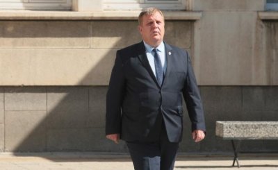 Армията вдига полеви болници за COVID-19