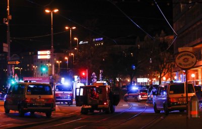 Извънредно: Терористична атака във Виена (ВИДЕО+СНИМКИ)