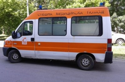 Мъж с COVID почина, чакайки линейка
