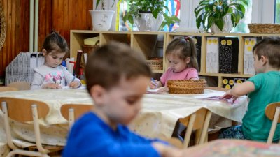 Повече допустими отсъствия за децата на 5 и 6 години от червените и оранжеви Covid зони