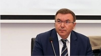 Ангелов: Не се презапасявайте с антибиотици, не лекуват коронавирус