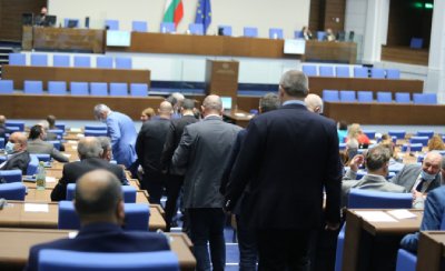 Предлагат 60 дни неплатен отпуск да се признава за стаж