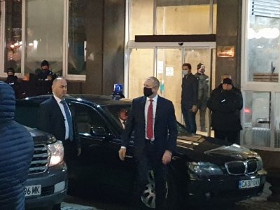 Президентът пак размаха юмрук