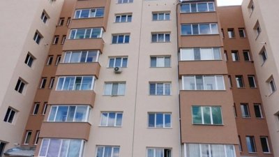 Самоубийство в "Кючука": Жена се хвърли от четвъртия етаж на жилищна кооперация