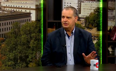 Студенти възроптаха срещу колегите си заради проф. Мирчев