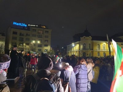 Недоволните блокираха Орлов мост, насрочиха митинг за 14-и декември