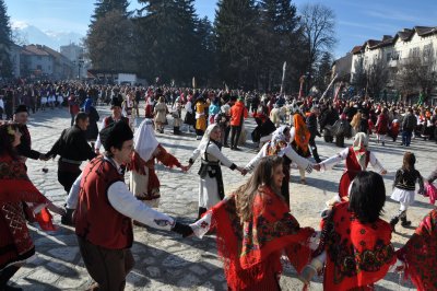 Отмениха най-големия кукерски празник в Разлог - Старчевата