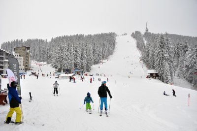 Оръдията за изкуствен сняг в Пампорово заработиха